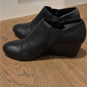 Women's Vionic Black Ankle Boots